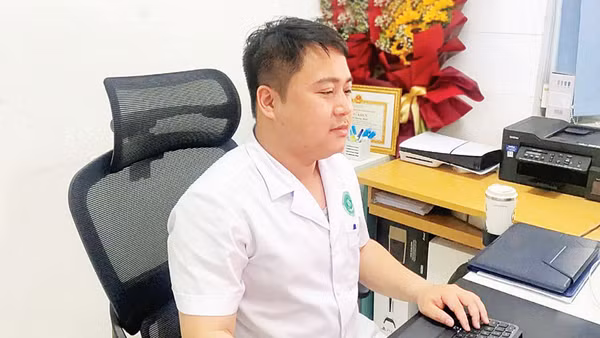 Bác sĩ Lê Quang Minh đoạt Giải nhất Hội thi Kỹ thuật sáng tạo tuổi trẻ ngành y tế khu vực Hà Nội lần thứ 30 năm 2023.
