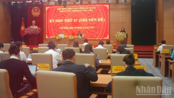 Quang cảnh kỳ họp.