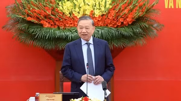 Thay mặt Ban Chấp hành Trung ương Đảng, Tổng Bí thư Tô Lâm đã ký ban hành Quy định số 21-QĐ/TW, ngày 11/4/2016 về công tác kiểm tra, giám sát và kỷ luật của Đảng. (Ảnh: Đăng Khoa)