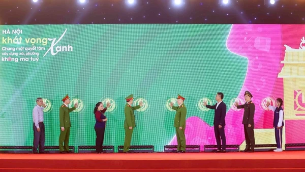 Nghi thức kích hoạt, phát động phong trào “Chung một quyết tâm xây dựng xã, phường không ma túy”.