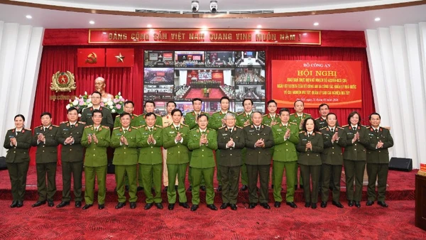 Các đại biểu dự hội nghị.