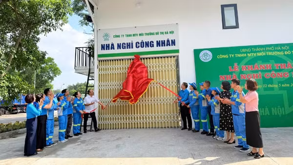 Lễ khánh thành Nhà lưu trú cho công nhân môi trường tại phường Bồ Đề, thành phố Hà Nội.