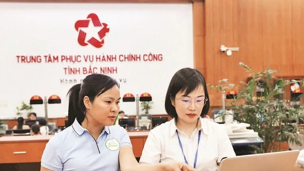 Thực hiện thủ tục hành chính tại Trung tâm Phục vụ hành chính công tỉnh Bắc Ninh.