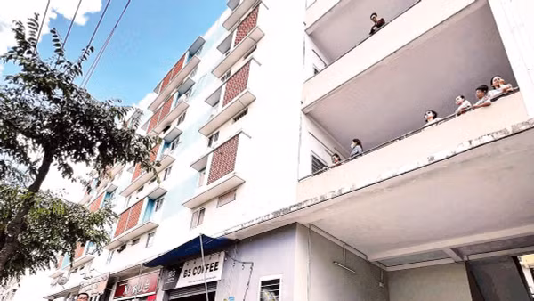 Người lao động sinh sống ổn định nhiều năm tại khu nhà ở Định Hòa (phường Định Hòa) do Becamex triển khai. 