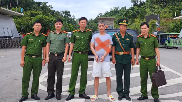 Công an tỉnh Bắc Ninh phối hợp Văn phòng Cơ quan Cảnh sát điều tra Bộ Công an bàn giao đối tượng Zhang Shixing cho cơ quan chức năng Trung Quốc.
