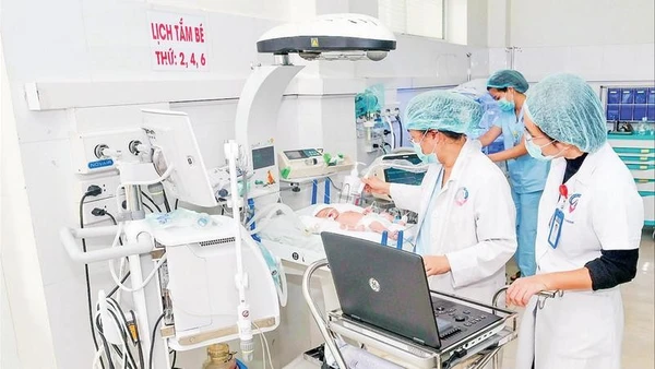 Bệnh viện Sản Nhi tỉnh Lào Cai trang bị nhiều thiết bị hiện đại để bảo đảm thân nhiệt cho trẻ sơ sinh.