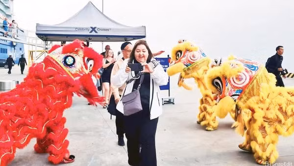 Du khách quốc tế đến Hạ Long, Quảng Ninh bằng tàu biển ngày càng tăng.