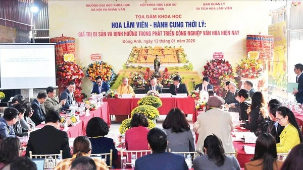 Các nhà khoa học, các chuyên gia trao đổi về những giải pháp bảo tồn, phát huy giá trị di sản Hoa Lâm Viên trong phát triển công nghiệp văn hóa.
