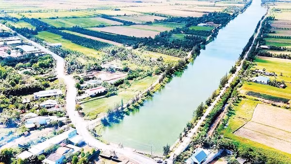 Hồ chứa nước ngọt kênh Lấp (xã Tân Xuân, tỉnh Vĩnh Long) phát huy hiệu quả trong việc trữ nước ngọt phục vụ sản xuất và sinh hoạt.