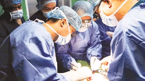 Bệnh viện Đà Nẵng đã thực hiện thành công các ca ghép gan, mở ra giai đoạn phát triển mới cho ngành y tế.