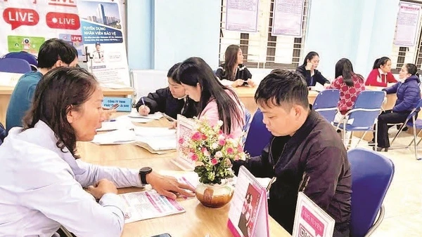 Trung tâm Dịch vụ việc làm thành phố Hải Phòng tư vấn việc làm cho người lao động sau Tết Nguyên đán.