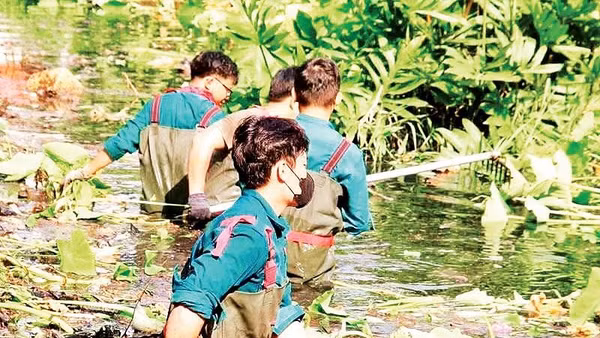 Chiến sĩ dân quân tự vệ hướng về cộng đồng