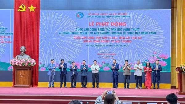 Lễ phát động Cuộc vận động sáng tác văn học nghệ thuật về Nông nghiệp và Môi trường.