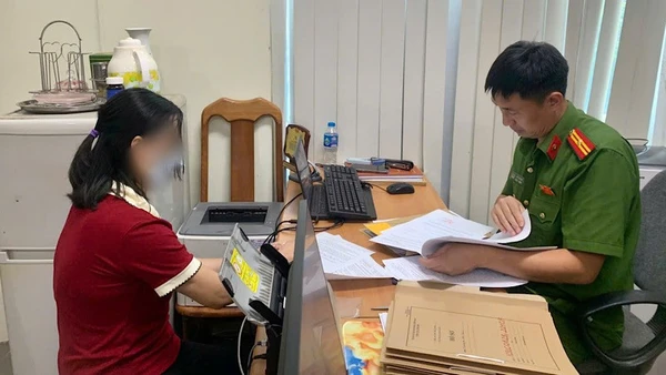 Đối tượng Mạc Thị N.A tại cơ quan điều tra.