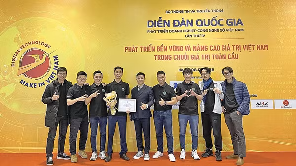 Dự án bảo vệ người dùng mạng Internet mang tên Chống lừa đảo do Ngô Minh Hiếu (Hiếu PC) là thành viên sáng lập đoạt giải thưởng Make in Việt Nam năm 2022.