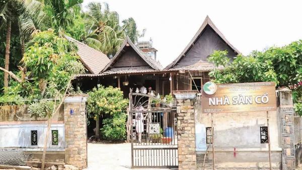 Ngôi nhà sàn cổ 140 tuổi của "Vua săn voi" Y Thu Knul ở Bản Đôn, xã Buôn Đôn, tỉnh Đắk Lắk.