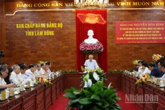 Quang cảnh buổi làm việc.