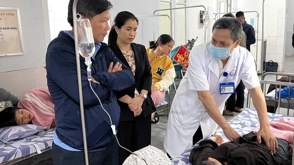 Vụ ngộ độc bánh mì ở Quảng Trị: 46 người nhập viện, sức khỏe tạm ổn