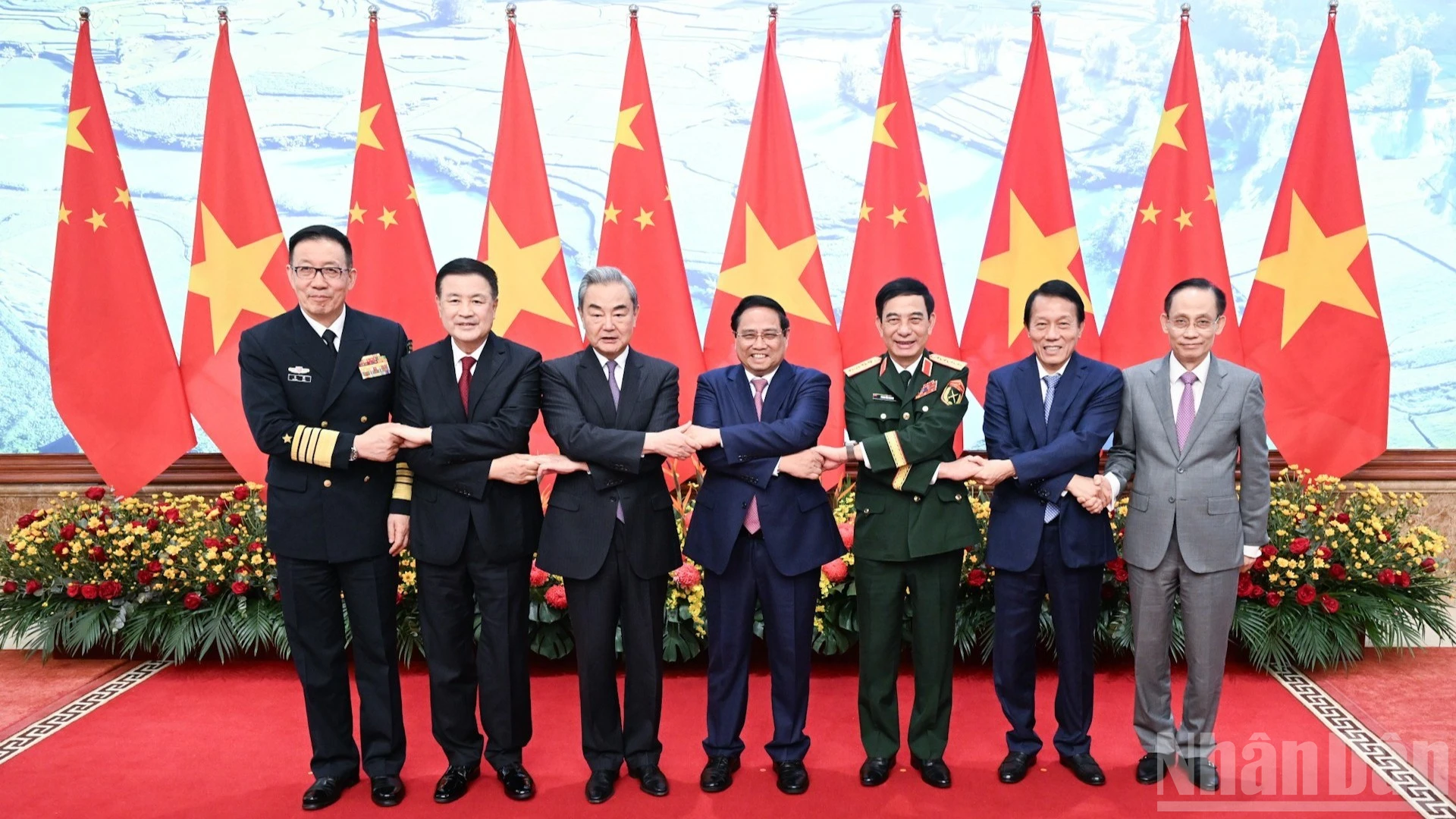 Thủ tướng Phạm Minh Chính đón tiếp các Bộ trưởng Trung Quốc, thúc đẩy hợp tác toàn diện