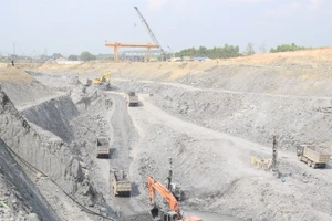 Ngay sau kỳ nghỉ Tết, công trường Thủy điện Trị An mở rộng nhanh chóng vào nhịp thi công sôi động, thể hiện khí thế lao động quyết tâm hoàn thành dự án đúng tiến độ. 