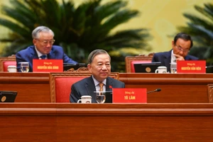 Tổng Bí thư Tô Lâm dự phiên thảo luận ở hội trường chiều 21/1.