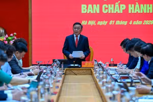 Thường trực Ban Bí thư Trần Cẩm Tú, Bí thư Đảng ủy các cơ quan Đảng Trung ương chủ trì hội nghị Ban Thường vụ, Ban Chấp hành Đảng bộ các cơ quan Đảng Trung ương. (Ảnh: DUY LINH)