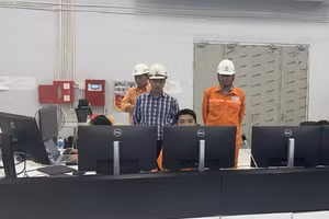 Tổ máy số 2 Nhà máy Thủy điện Hòa Bình mở rộng đã chính thức hòa lưới thành công. 