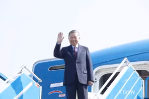 Lễ tiễn Tổng Bí thư, Chủ tịch nước Tô Lâm tại sân bay quốc tế Nội Bài. (Ảnh: Thống Nhất/TTXVN)