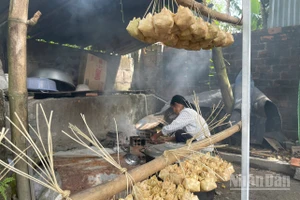 Bánh Kà Tum mang đậm dấu ấn văn hóa của người Khmer. (Ảnh: Hoàng Lê)