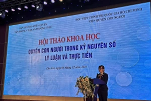 Đại tá Nguyễn Thị Thanh Hương, Trưởng Phòng Chuyên đề Nhân quyền, Văn phòng Cơ quan Thường trực Ban Chỉ đạo Quốc gia về quyền con người phát biểu khai mạc hội thảo