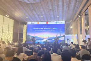Toàn cảnh Lễ công bố Bộ Cẩm nang công nghệ ngành điện Việt Nam 2026. 