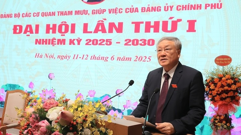 Phó Thủ tướng Thường trực Chính phủ Nguyễn Hòa Bình phát biểu chỉ đạo Đại hội. a13i8327-1.jpg