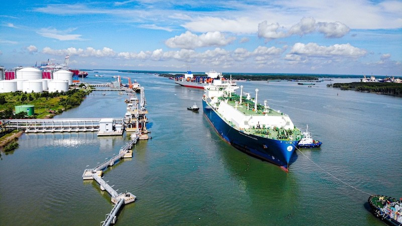 Chuyến tàu nhập khẩu LNG đầu tiên đã cập bến cảng Thị Vải (Thành phố Hồ Chí Minh). chuyen-tau-nhap-khau-lng-dau-tien-da-cap-ben-thi-vai.jpg