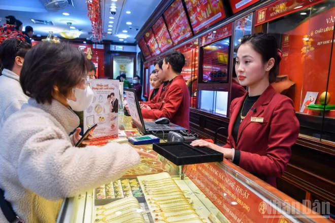 Giá vàng ngày 7/2: Vàng SJC tăng mạnh gần 3 triệu đồng/lượng