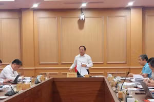 Đồng chí Trịnh Văn Quyết, Ủy viên Bộ Chính trị, Bí thư Trung ương Đảng, Trưởng ban Tuyên giáo Trung ương phát biểu chỉ đạo hội nghị.
