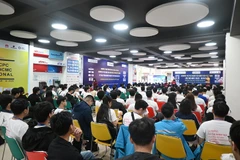 Gần 200 sinh viên tham dự OlpAI'25.