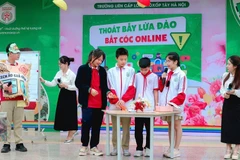 Chăm lo, bảo vệ thế hệ trẻ thông qua giáo dục kỹ năng sống và an toàn số.