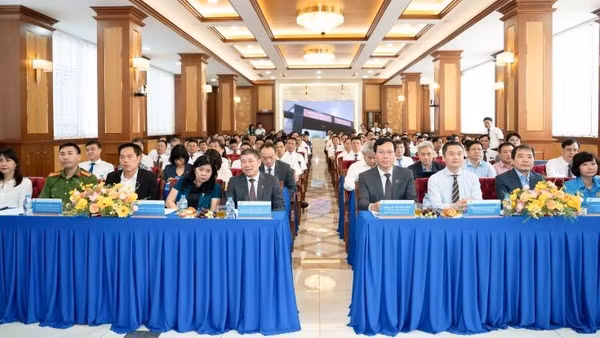 Quang cảnh Hội nghị tổng kết công tác Đảng, hoạt động sản xuất kinh doanh năm 2025 Công ty trách nhiệm hữu hạn một thành viên Petrolimex Sài Gòn.