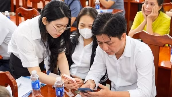 Nhiều hộ kinh doanh, doanh nghiệp được hỗ trợ kỹ năng chuyển đổi số, chuyển đổi thuế.