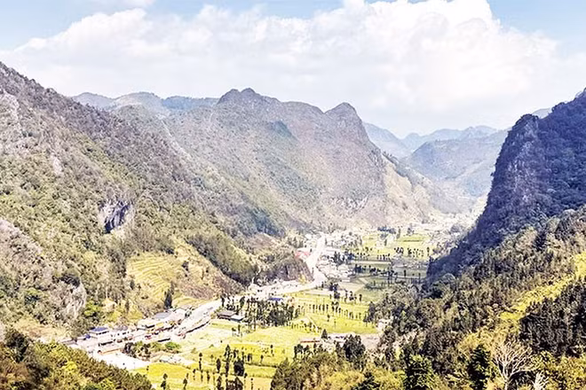 Thung lũng Sủng Là, xã Sà Phìn là điểm đến hấp dẫn du khách.