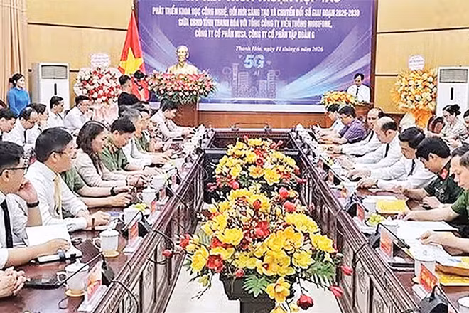 Lễ ký kết thỏa thuận hợp tác giữa Ủy ban nhân dân tỉnh Thanh Hóa với ba tập đoàn, doanh nghiệp (Ảnh ML)