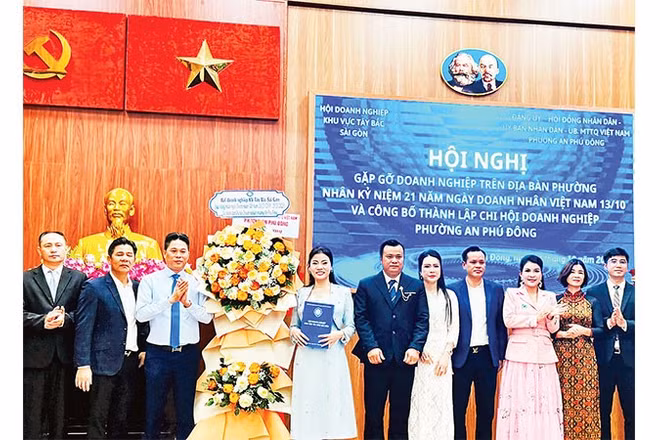 Ra mắt Ban Chấp hành Chi hội doanh nghiệp phường An Phú Đông.
