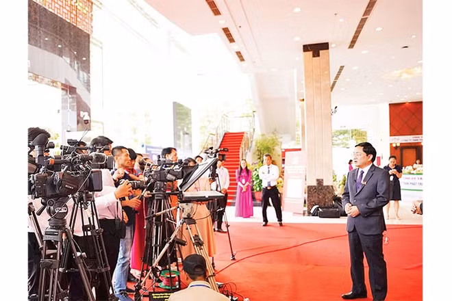Bí thư Tỉnh ủy Tây Ninh Nguyễn Văn Quyết trả lời báo chí về chương trình hành động nhiệm kỳ 2025-2030.