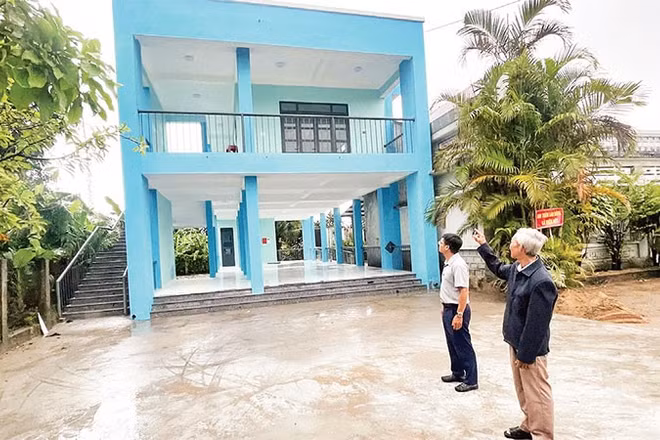 Nhà sinh hoạt cộng đồng kết hợp phòng tránh lũ thôn Phú Hữu, xã Hòa Thịnh được xây dựng khang trang.