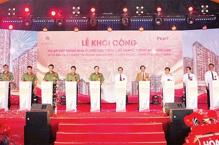  Lễ khởi công dự án nhà ở cho lực lượng vũ trang Công an nhân dân tại lô đất C2, D1 thuộc khu dân cư 28 ha, xã Hiệp Phước. 