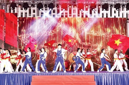 Chương trình “Vũ điệu công nhân thời đại mới” do Liên đoàn Lao động thành phố Hải Phòng tổ chức (tháng 12/2025) mang lại món quà tinh thần ý nghĩa cho đoàn viên, công nhân lao động.