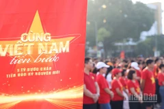 Tại tỉnh Tuyên Quang, gần 6.000 cán bộ, chiến sĩ lực lượng vũ trang, đoàn viên, thanh niên, học sinh, sinh viên và các tầng lớp nhân dân tham gia chương trình.