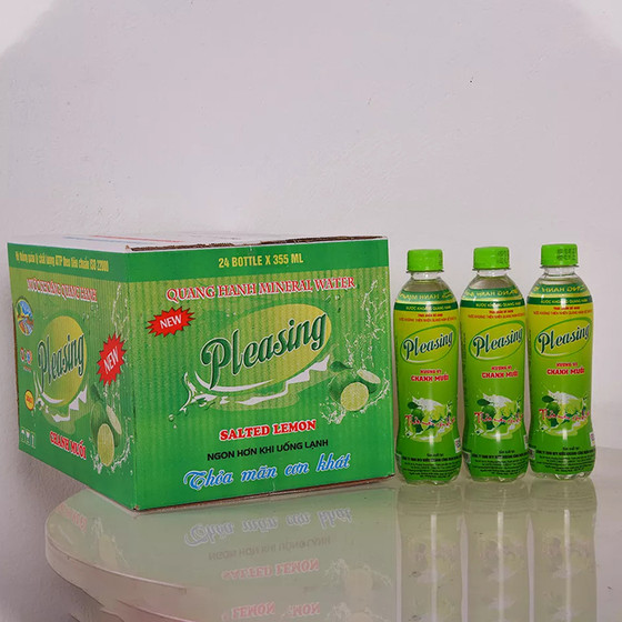 Nước khoáng thiên nhiên Quang Hanh vị chanh muối Pleasing 