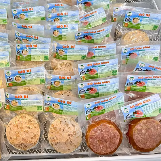 Giò dăm bông Sáng Nhung