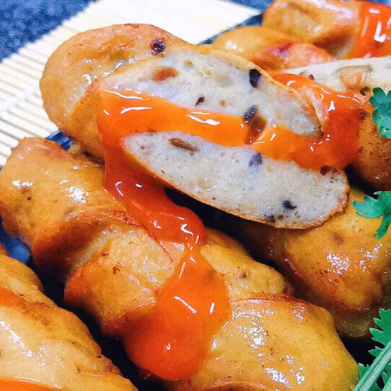 Xúc xích gà Yên Thế